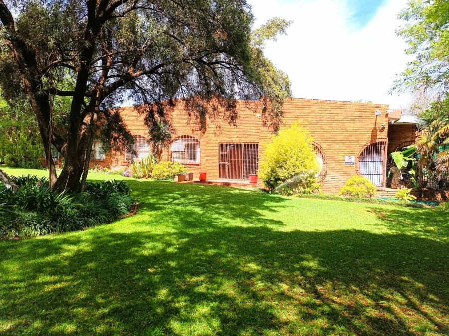 4 Bedroom Property for Sale in Langenhovenpark Free State